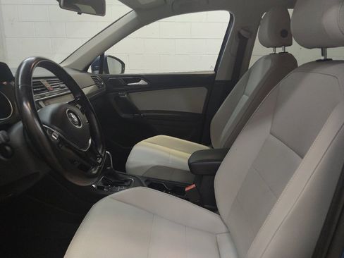 Used 2018 Volkswagen Tiguan SE FWD image 17