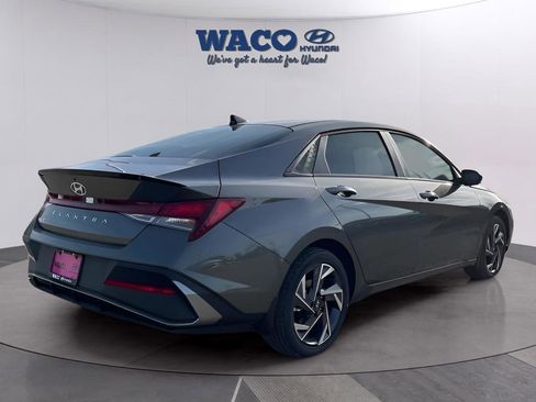 Used 2025 Hyundai Elantra Sport image 15