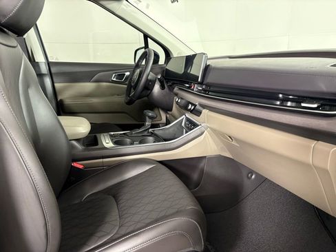 New 2026 Kia Carnival EX FWD image 15
