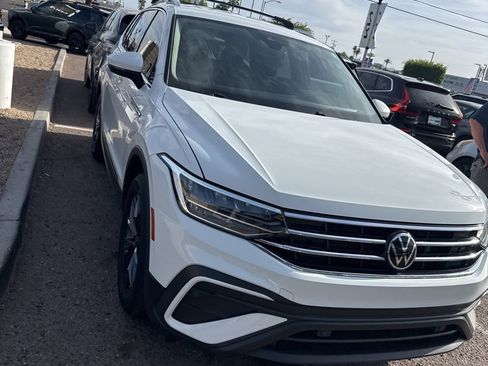 Used 2022 Volkswagen Tiguan SE image 16