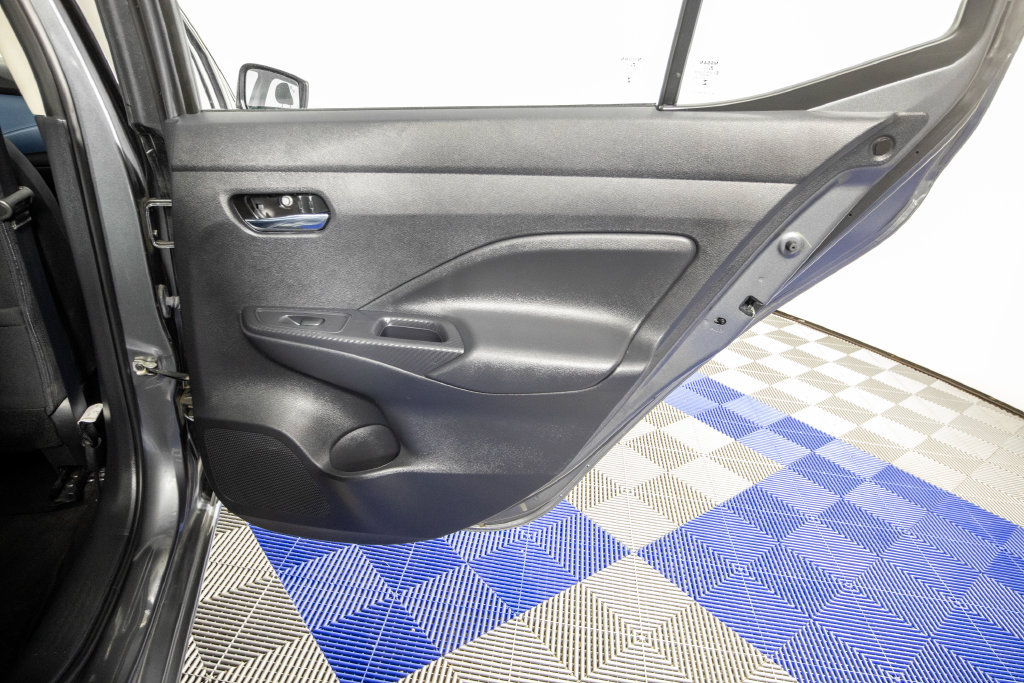 Used 2025 Nissan Versa SV FWD image 17