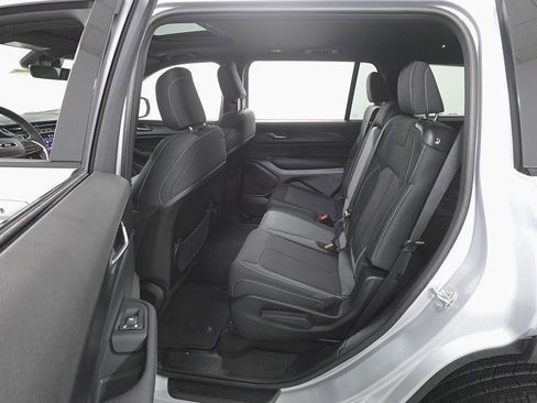 Used 2025 Jeep Grand Cherokee L Laredo w/ Luxury Tech Group I AWD/4WD image 28
