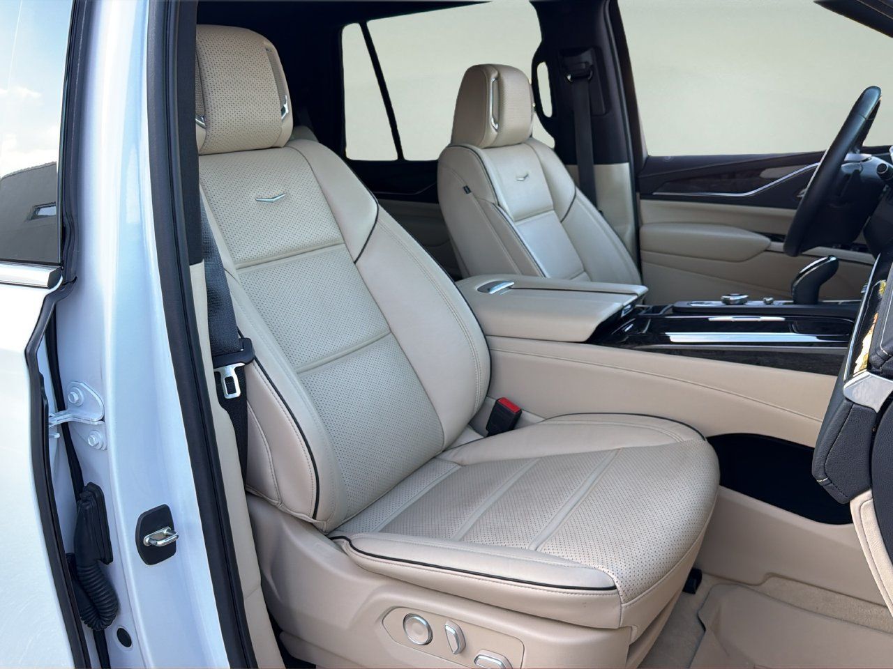 Certified 2023 Cadillac Escalade Premium Luxury RWD image 20