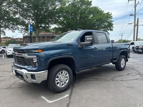 New 2026 Chevrolet Silverado 3500 LT AWD/4WD image 3