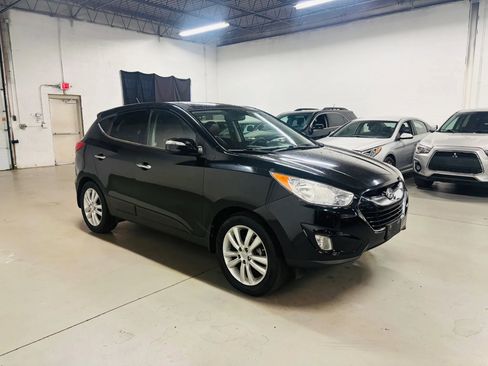 Used 2011 Hyundai Tucson Limited w/ Premium Pkg 3 FWD image 3