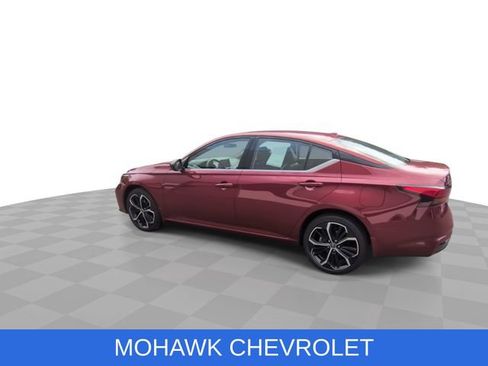 Used 2024 Nissan Altima 2.5 SR AWD/4WD image 6
