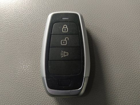 Used 2018 GMC Acadia SLT FWD image 32