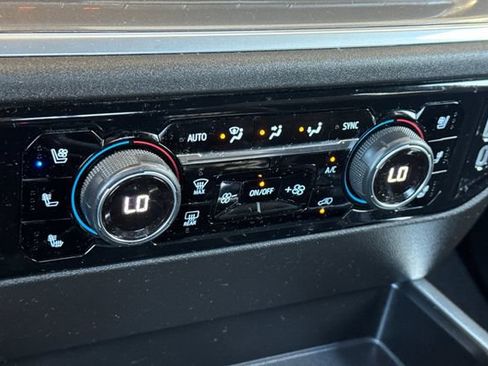 Used 2024 Chevrolet Silverado 1500 High Country w/ Technology Package image 19