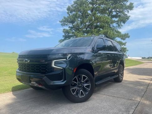 Used 2021 Chevrolet Tahoe Z71 w/ Z71 Off-Road Package AWD/4WD image 5