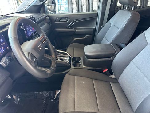 Used 2025 Chevrolet Colorado Trail Boss AWD/4WD image 10