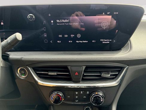 Used 2025 Buick Encore GX Preferred image 13