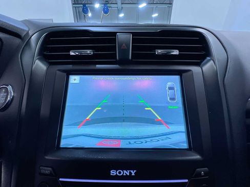 Used 2018 Ford Fusion Titanium FWD image 28