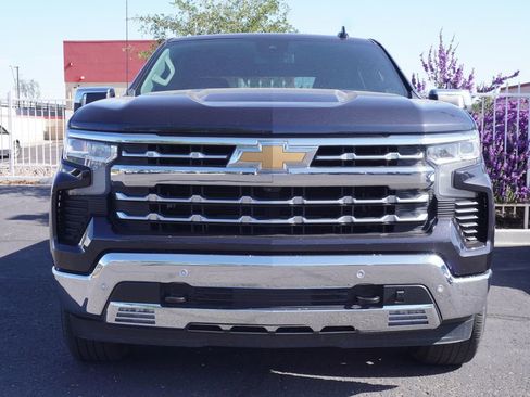 Used 2023 Chevrolet Silverado 1500 LTZ AWD/4WD image 2