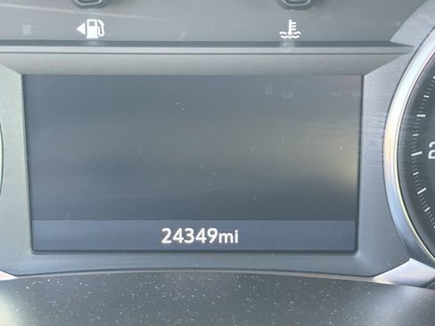 Used 2025 Chevrolet Blazer LT FWD image 3