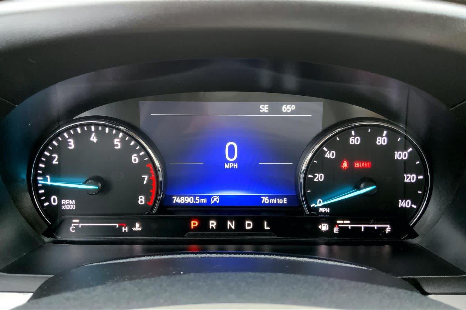 Used 2024 Ford Explorer XLT w/ Equipment Group 202A AWD/4WD image 26