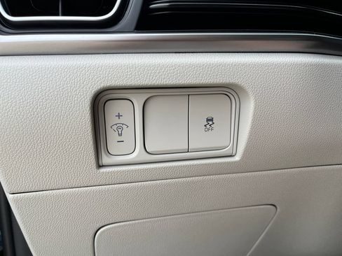 Used 2025 Kia Sorento S w/ Panoramic Sunroof Package FWD image 18