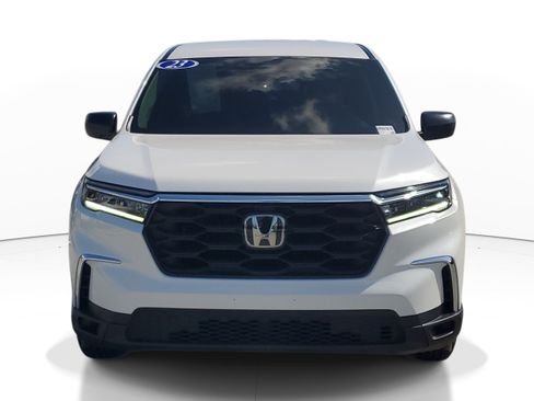 Used 2023 Honda Pilot LX image 2