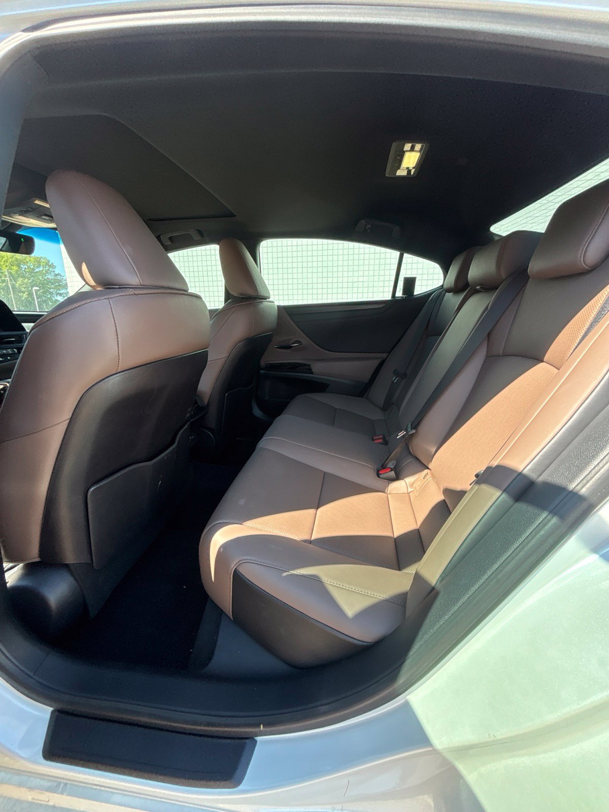 Used 2024 Lexus ES 350 w/ Premium Package FWD image 5