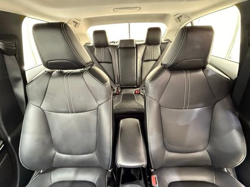 Used 2025 Toyota Corolla XLE image 27