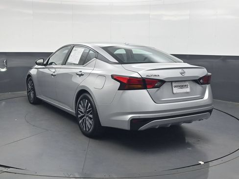 Used 2025 Nissan Altima 2.5 SV FWD image 7