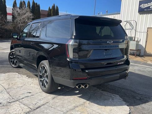 Used 2025 Chevrolet Suburban RST w/ Comfort Package image 6