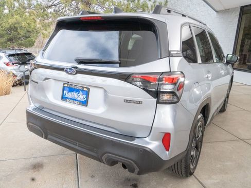 Used 2025 Subaru Forester Limited w/ Popular Package image 6