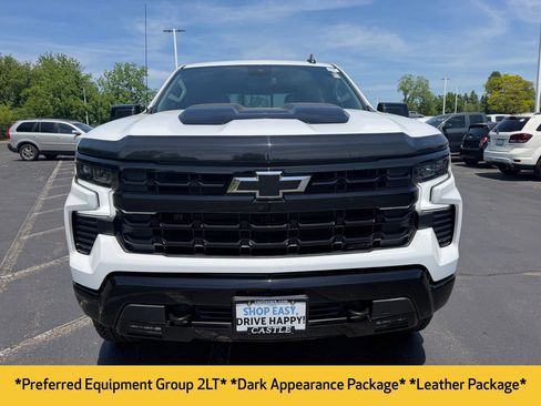 Used 2025 Chevrolet Silverado 1500 LT Trail Boss w/ Convenience Package II AWD/4WD image 2