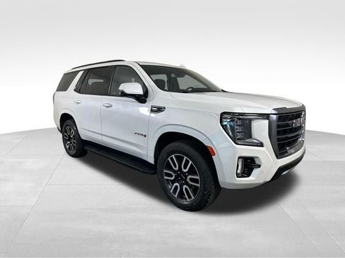 Used 2024 GMC Yukon AT4 w/ Technology Package AWD/4WD image 8