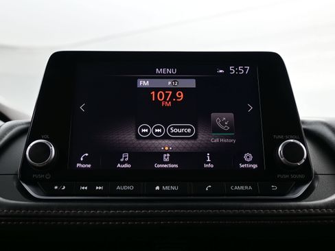 Used 2022 Nissan Rogue SV AWD/4WD image 19
