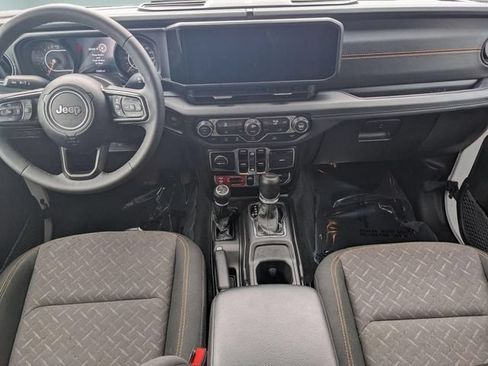 Used 2026 Jeep Gladiator Mojave AWD/4WD image 27