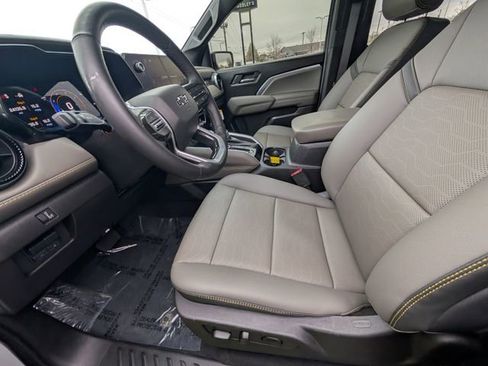 Used 2024 Chevrolet Colorado ZR2 w/ ZR2 Convenience Package III AWD/4WD image 11