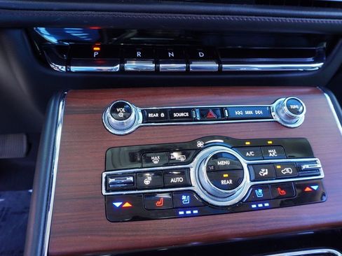 Used 2023 Lincoln Aviator Reserve w/ Equipment Group 201A image 20