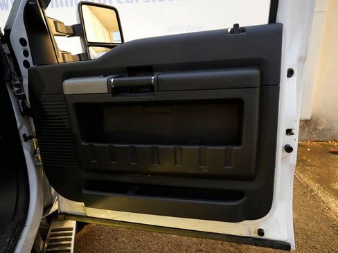 Used 2014 Ford F350 Lariat w/ Lariat Ultimate Package image 32