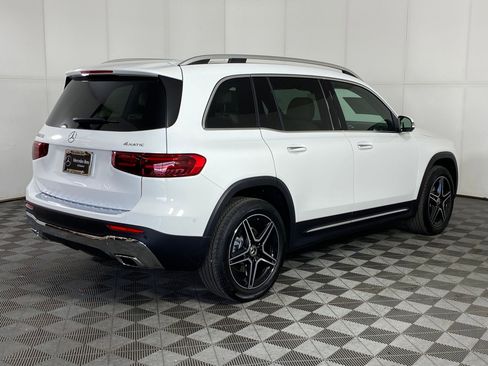 New 2026 Mercedes-Benz GLB 250 4MATIC image 9