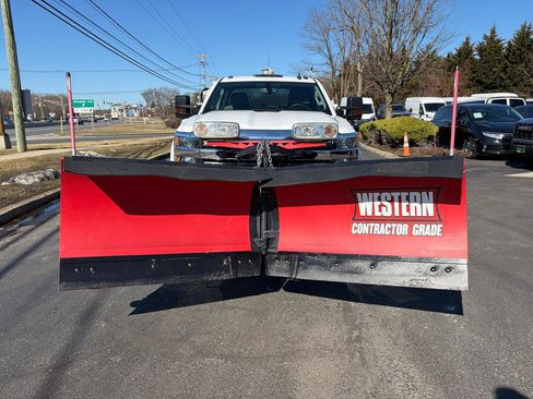 Used 2018 Chevrolet Silverado 2500 W/T w/ Snow Plow Prep Package image 32