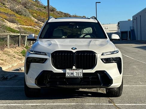 Used 2025 BMW X7 xDrive40i w/ Executive Package image 10