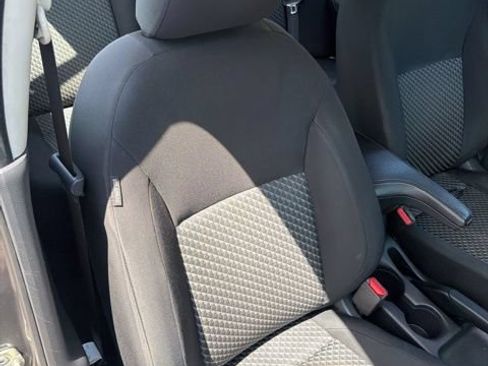 Used 2021 Nissan Versa S FWD image 25