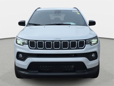 New 2026 Jeep Compass Latitude image 2