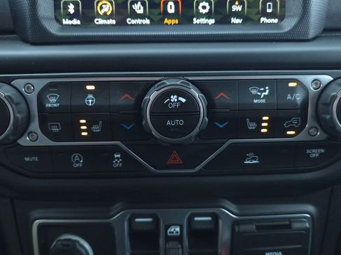 Used 2020 Jeep Gladiator Mojave AWD/4WD image 34