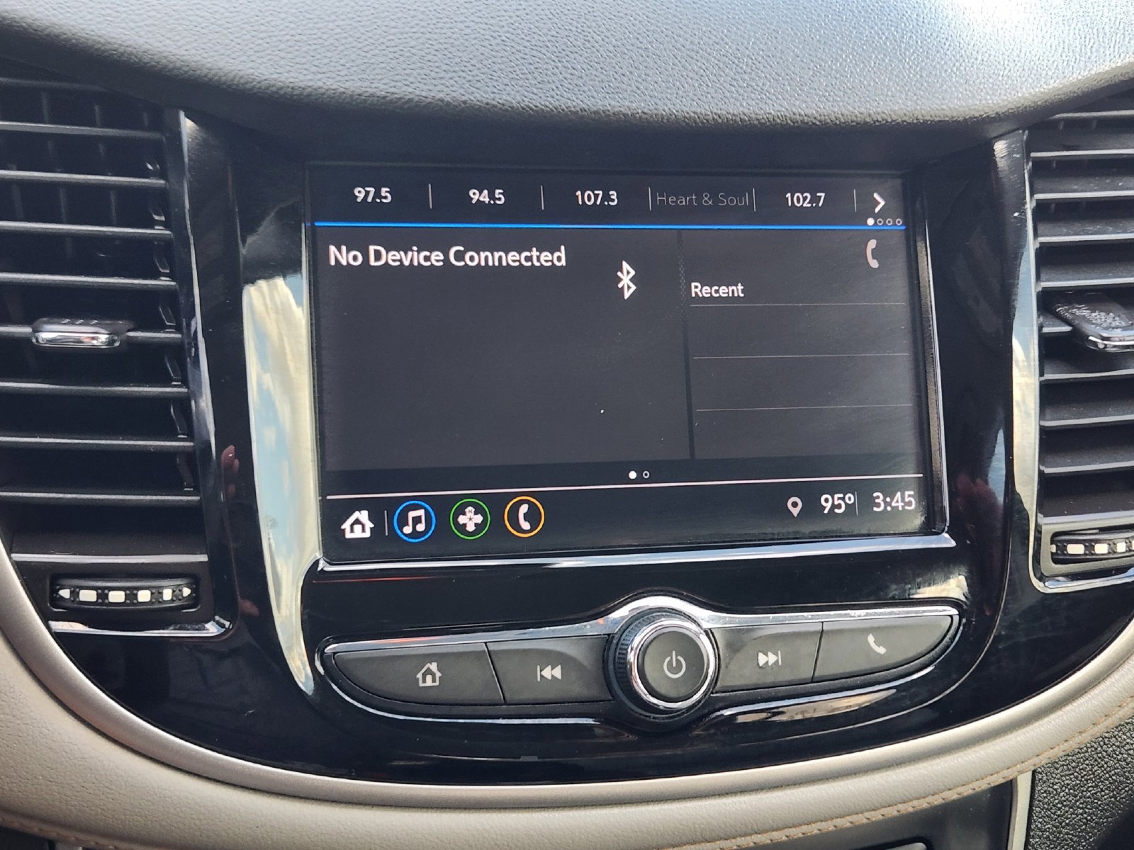 Used 2018 Chevrolet Trax LT w/ LT Convenience Package AWD/4WD image 19