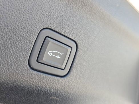 Used 2023 Chevrolet Tahoe High Country w/ Premium Package image 12