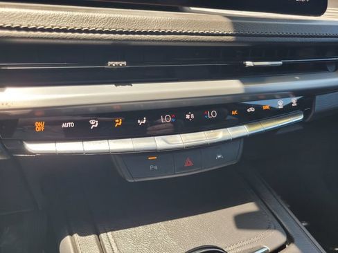 Used 2024 Cadillac XT4 Premium Luxury FWD image 24