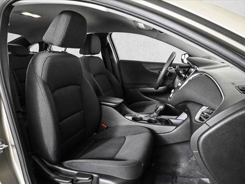 Used 2022 Chevrolet Malibu LT image 21