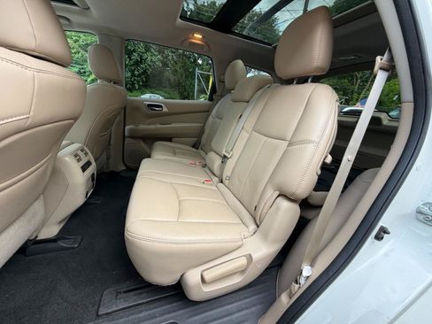 Used 2017 Nissan Pathfinder SL w/ SL Premium Package AWD/4WD image 24