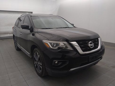 Used 2020 Nissan Pathfinder Platinum FWD image 13