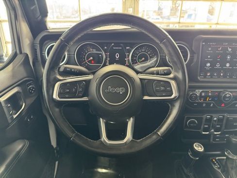 Used 2020 Jeep Gladiator Overland image 18