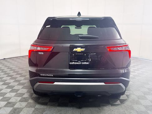 Used 2025 Chevrolet Equinox LT FWD image 4
