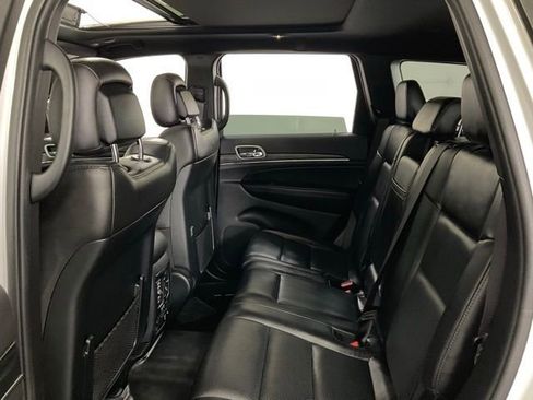 Used 2020 Jeep Grand Cherokee Limited w/ Luxury Group II image 33