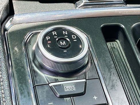 Used 2024 Ford Expedition XLT image 17