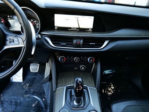 Used 2018 Alfa Romeo Stelvio Ti Sport image 21